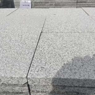 张家口 白麻花岗岩石材推荐 荔枝面地铺石