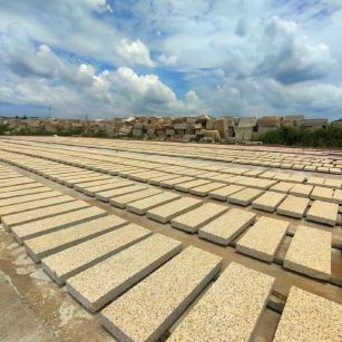 张家口 黄金麻花岗岩荔枝面地铺石防护中