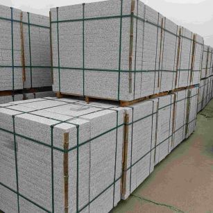 张家口 白麻花岗岩石材荔枝面地铺石（300*600*50）