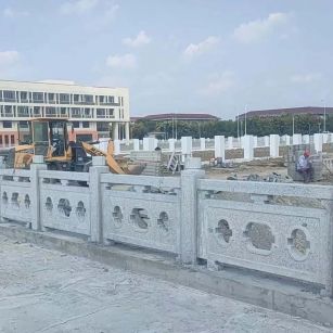 张家口 白麻花岗岩荔枝面河道栏杆