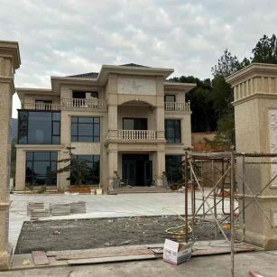 张家口 黄金麻花岗岩别墅雕花外墙干挂配上门口雕花罗马柱