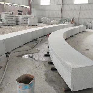 张家口芝麻白花岗岩石板材 园林光面弧形坐凳