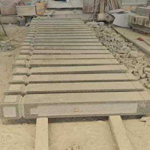 张家口 芝麻白异形加工雕刻-栏杆大柱，方柱