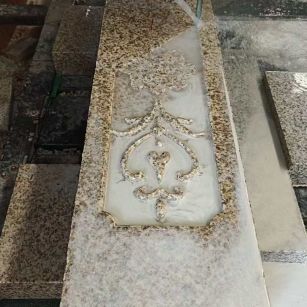 张家口 黄金麻花岗岩异形加工雕刻栏杆大柱