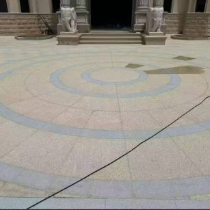 张家口 黄金麻芝麻灰花岗岩石材地铺拼接效果