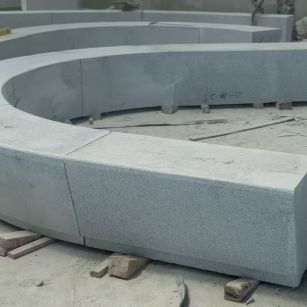 张家口 芝麻白花岗岩光面弧形坐凳