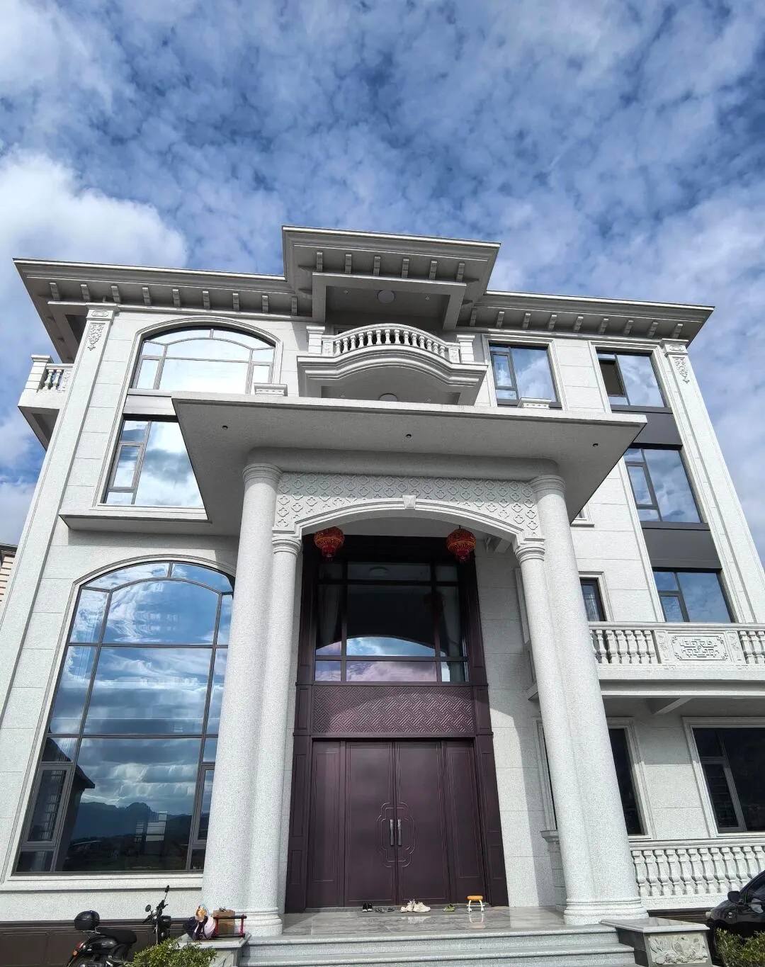 张家口白麻别墅外墙干挂石材效果示例