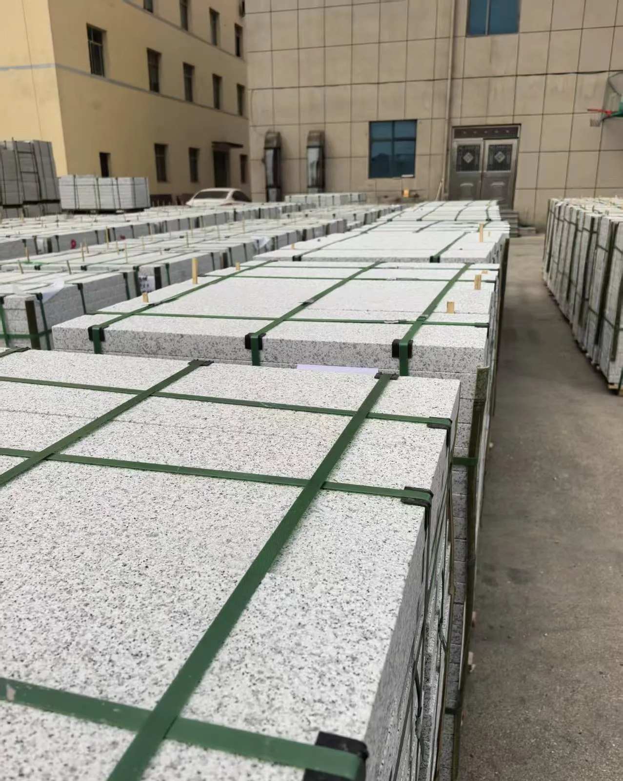 张家口 白麻花岗岩5.0公分荔枝面地铺石