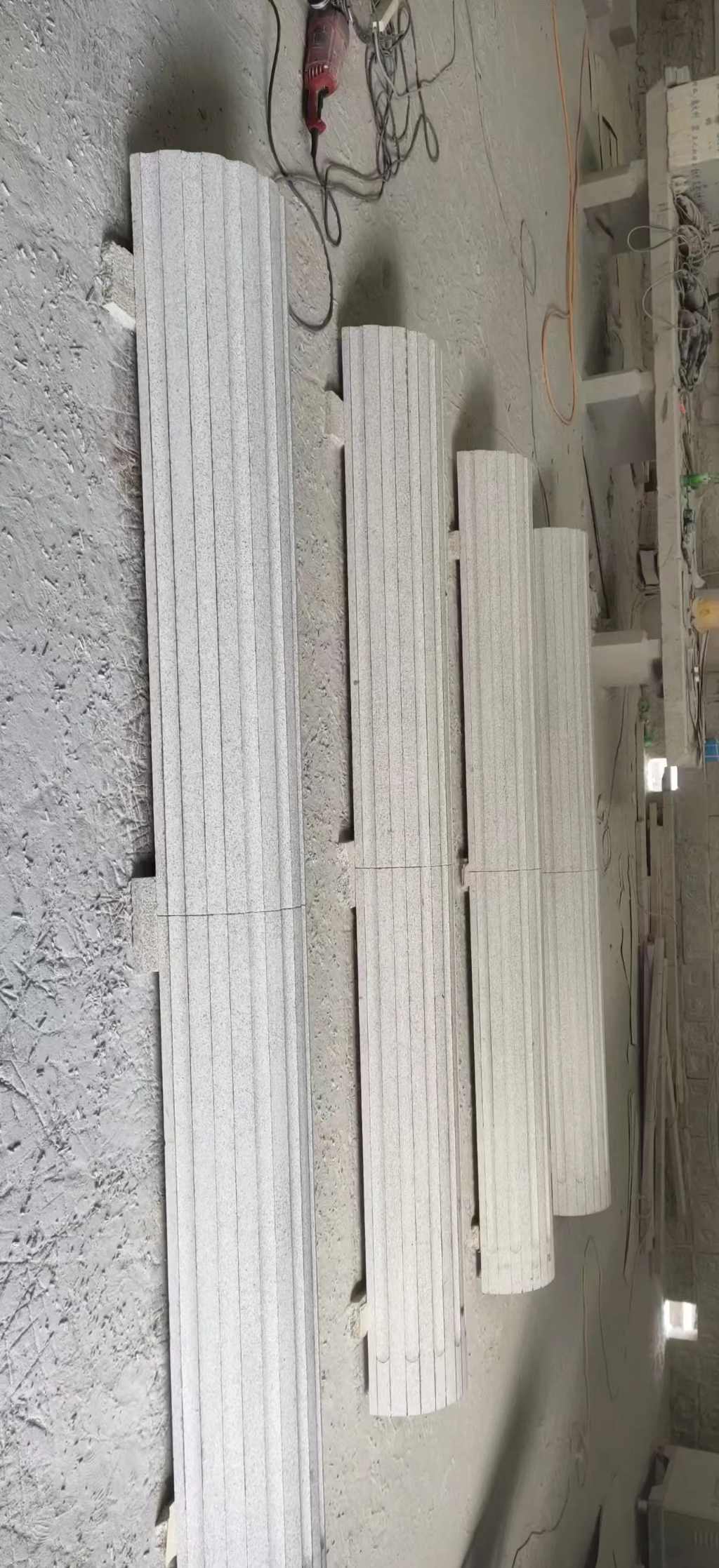 张家口 花岗岩厂家带你看白麻花岗岩门楼大柱柱皮