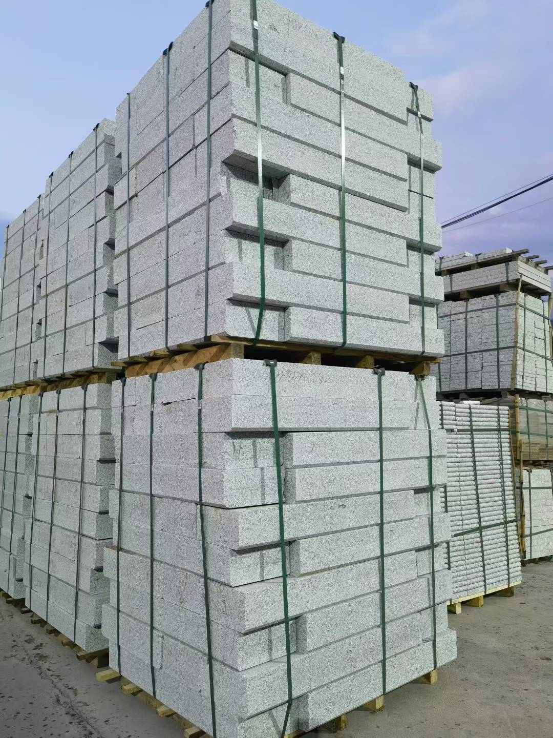 张家口 芝麻白花岗岩路沿石，路缘石，路肩石，道牙，立缘石，马路牙子，街沿石，侧石等