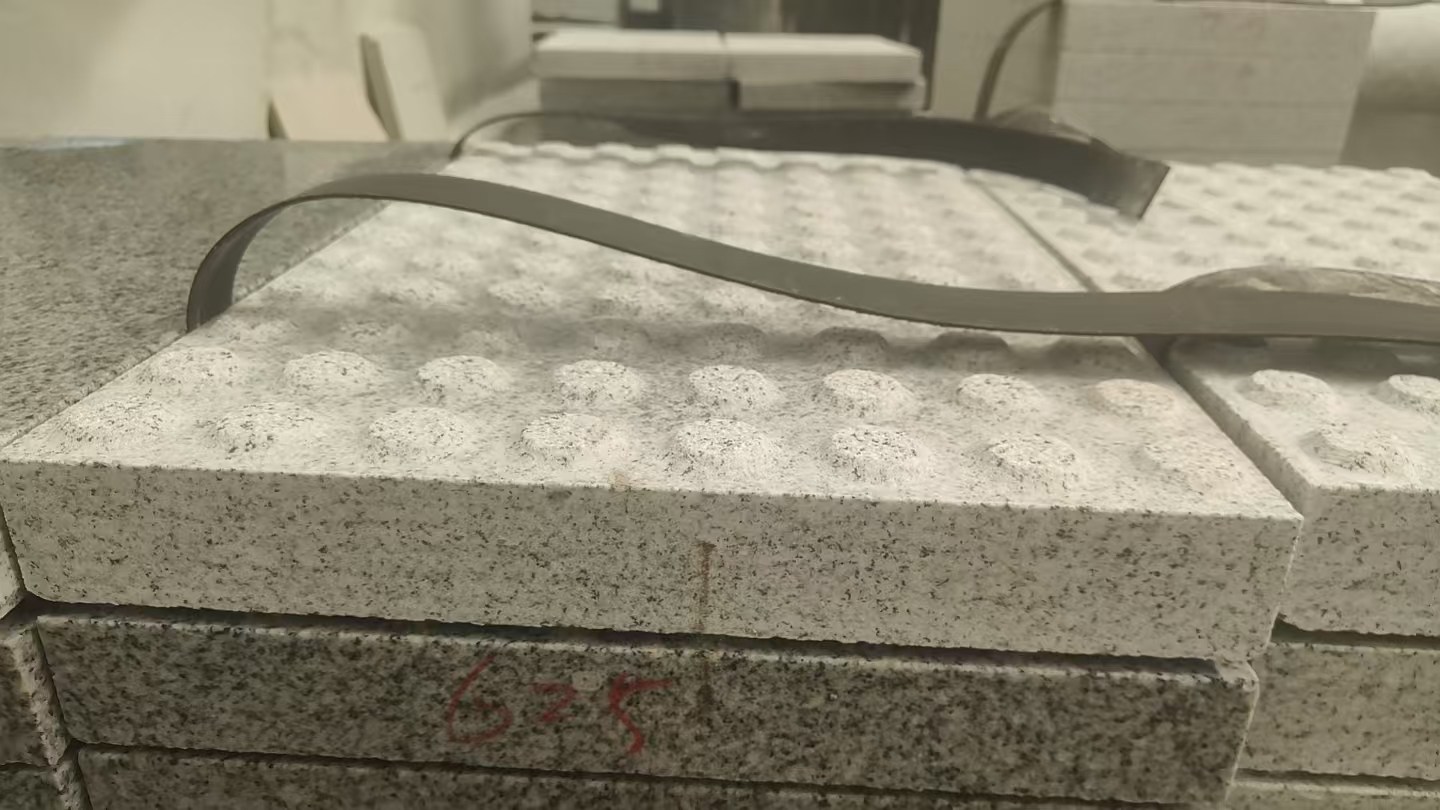 张家口 芝麻白花岗岩6.0公分荔枝面五轴加工雕刻盲点