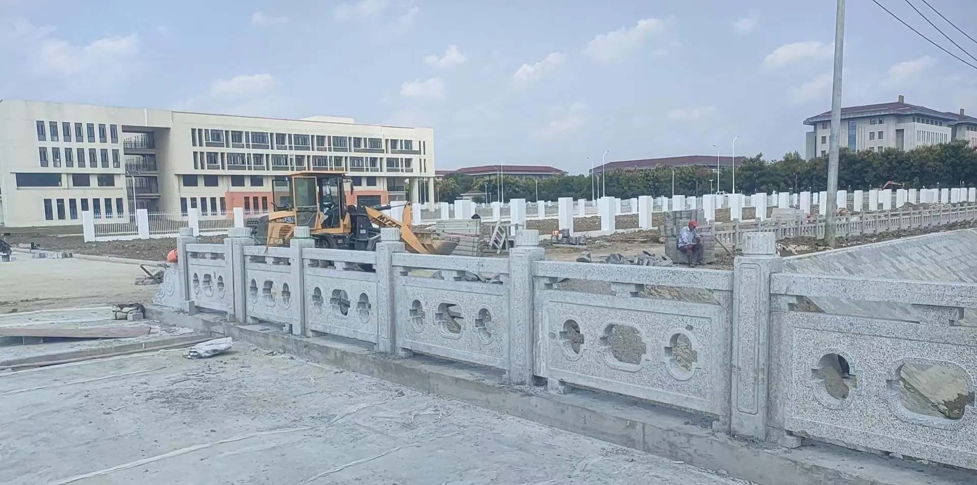 张家口 白麻花岗岩荔枝面河道栏杆