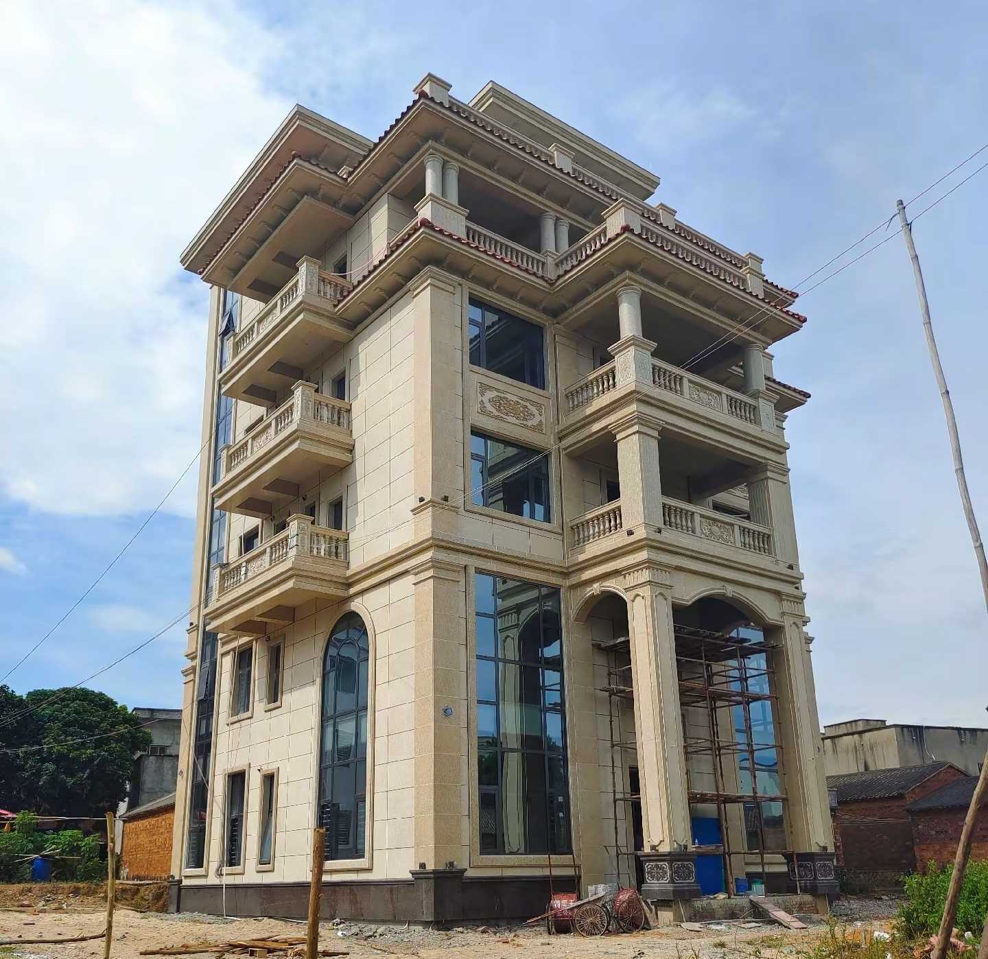 张家口 黄金麻花岗岩石材别墅外墙干挂搭配（雕花栏杆花瓶柱门楼罗马柱）