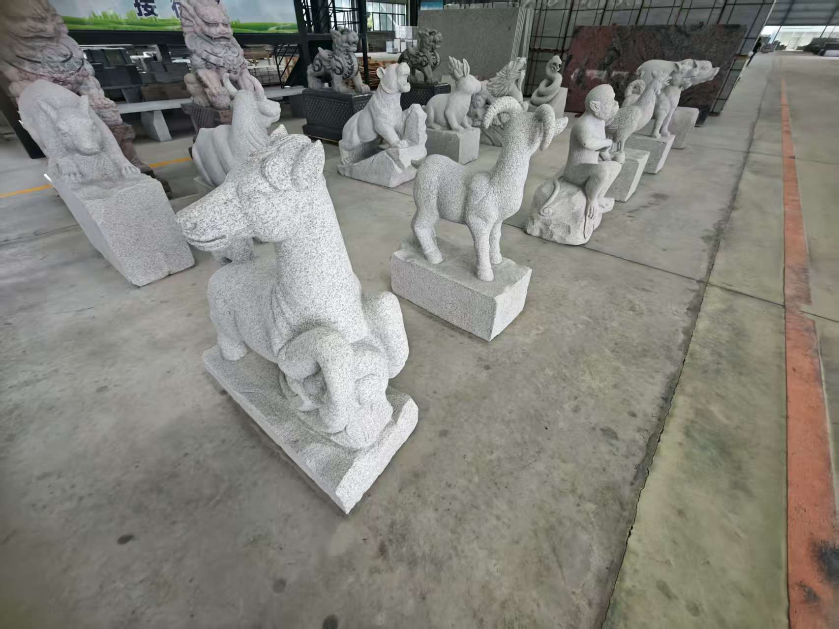 张家口 芝麻白花岗岩造型立体雕刻——十二生肖