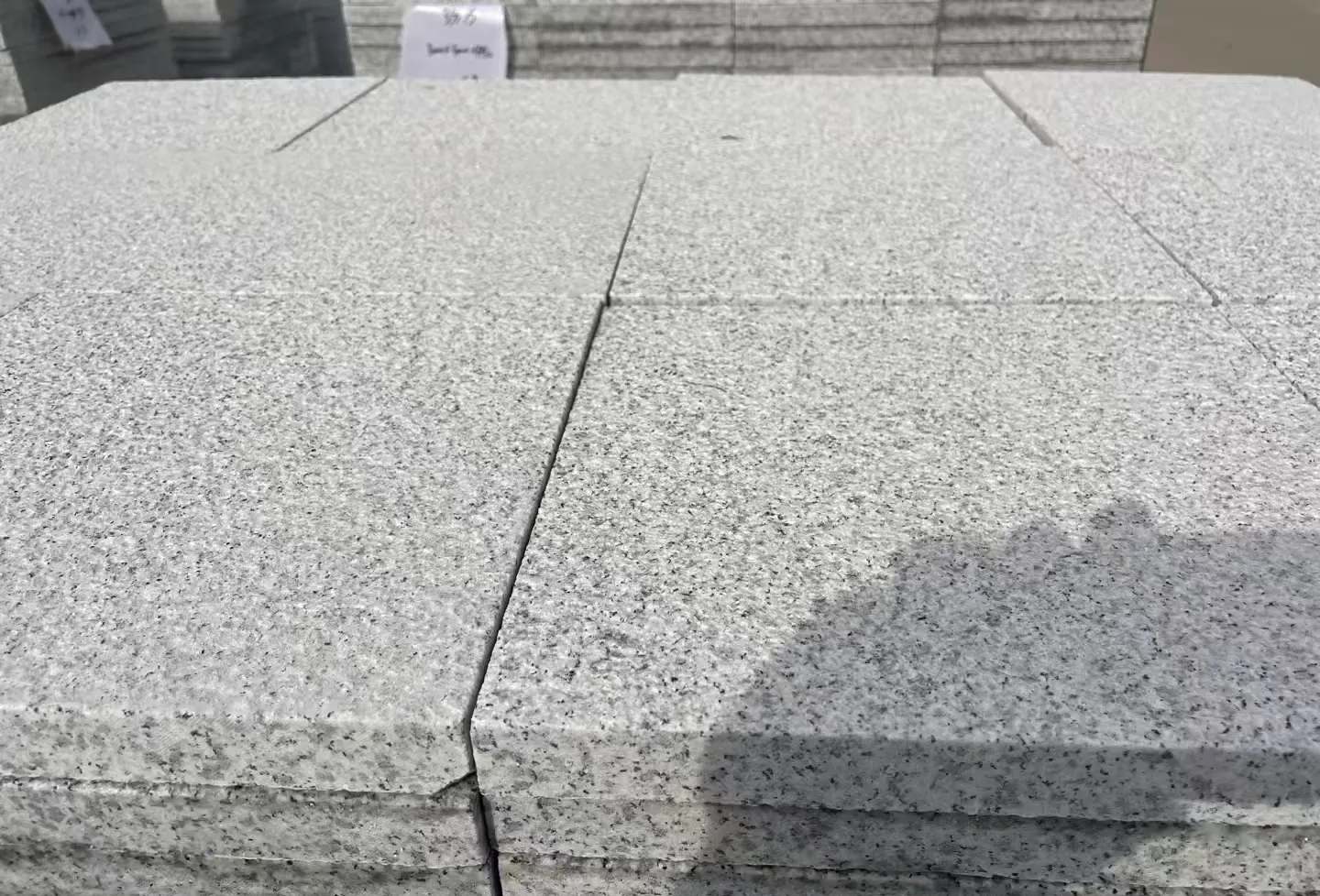 张家口 白麻花岗岩石材推荐 荔枝面地铺石