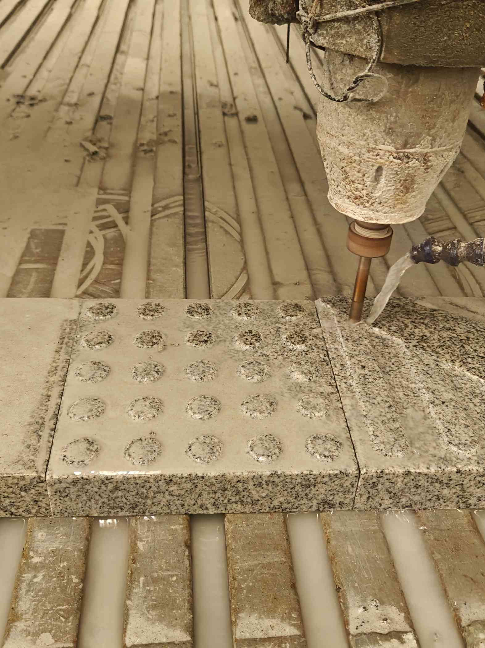 张家口 芝麻白花岗岩石材盲人石、盲道石、盲点石