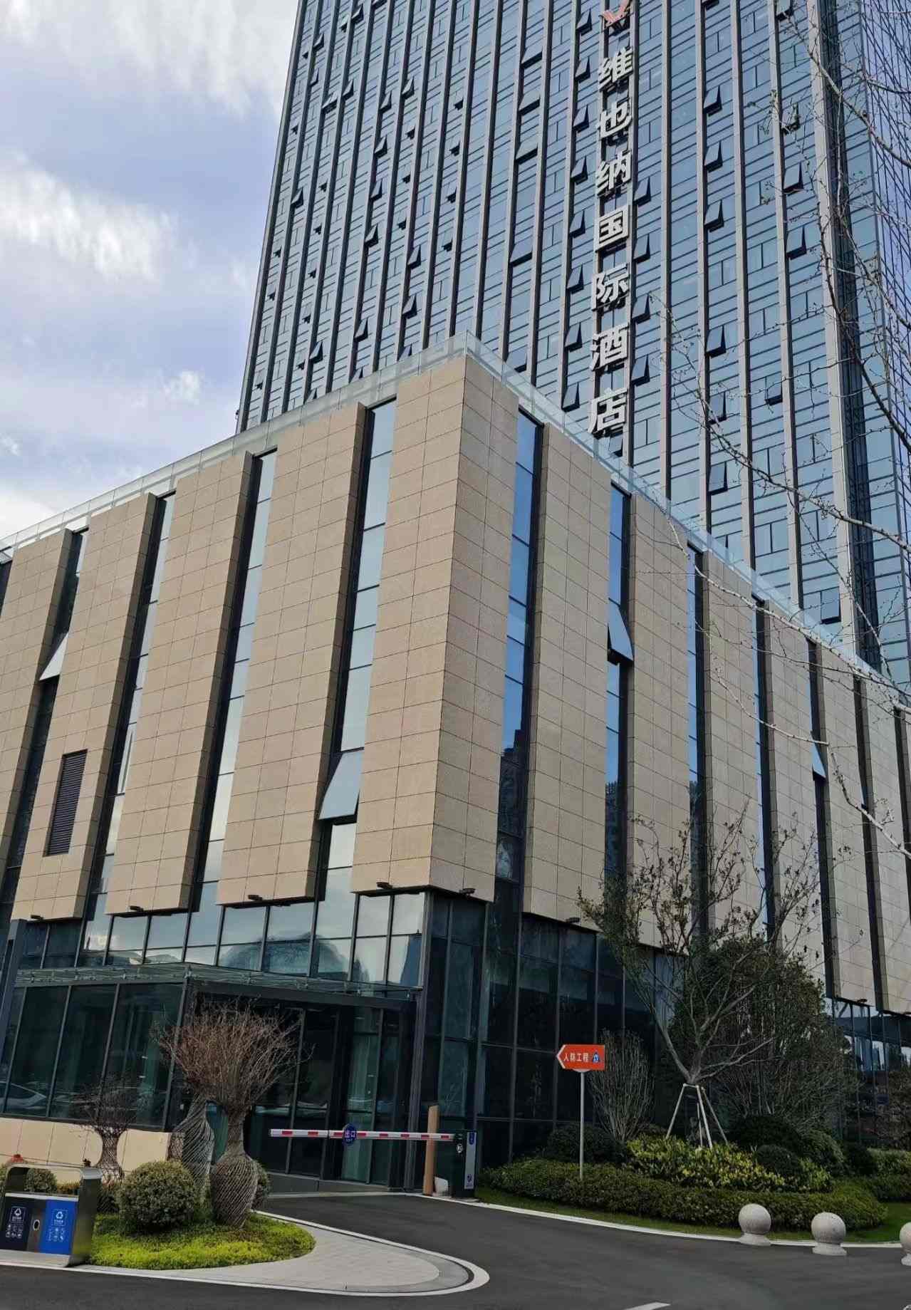 张家口 黄金麻花岗岩外墙干挂