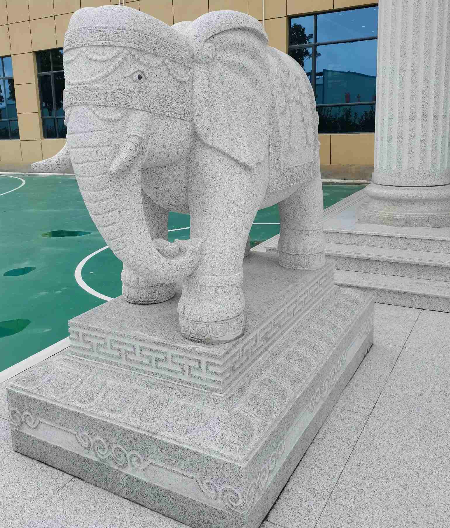 张家口 白麻花岗岩动物异形石雕-大象