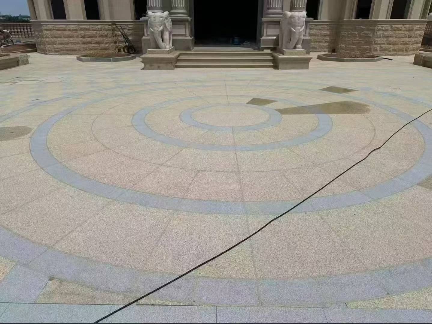 张家口 黄金麻芝麻灰花岗岩石材地铺拼接效果