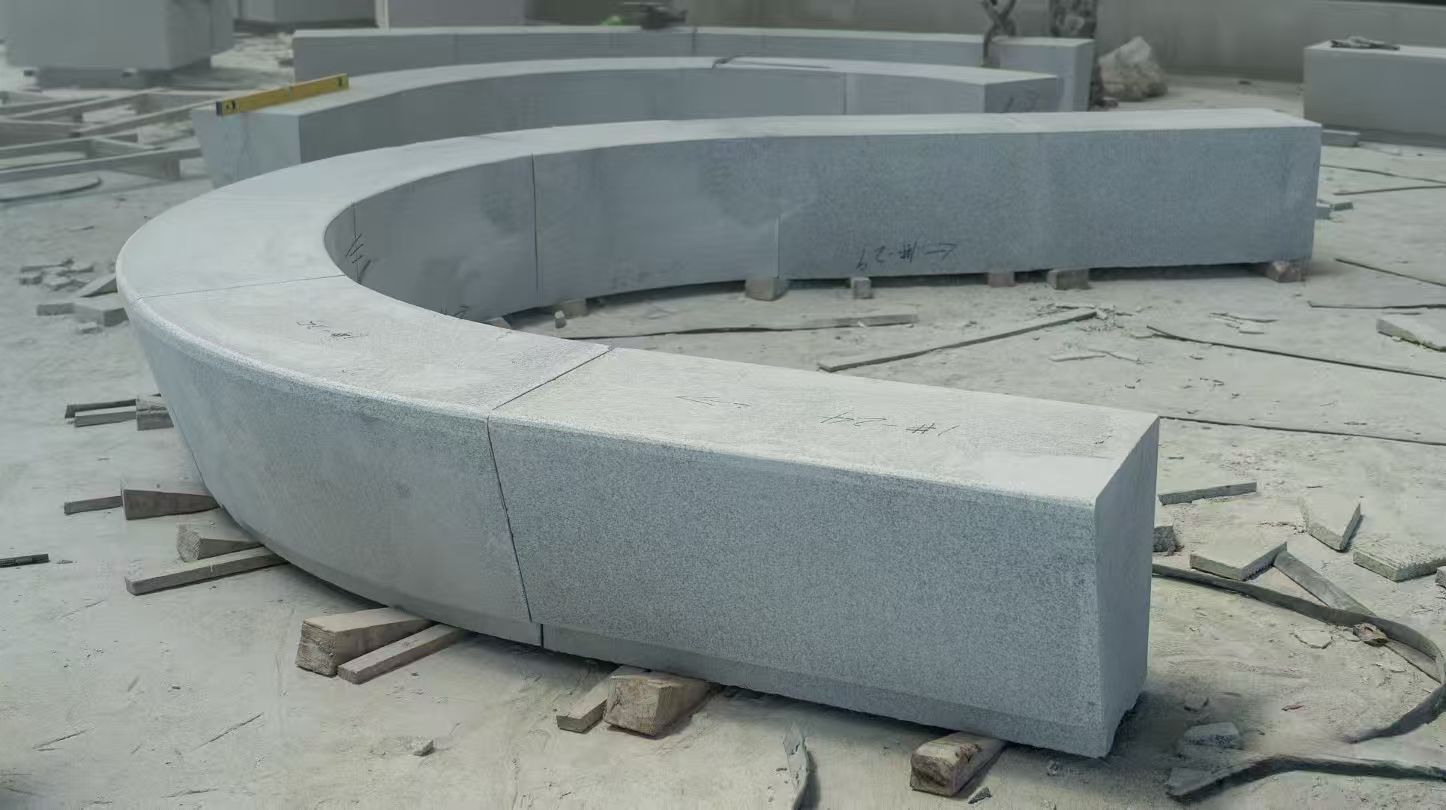 张家口 芝麻白花岗岩光面弧形坐凳