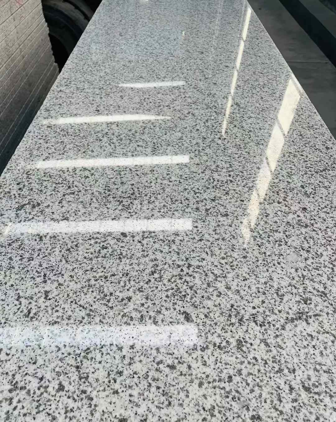 张家口 白麻花岗岩光面毛板